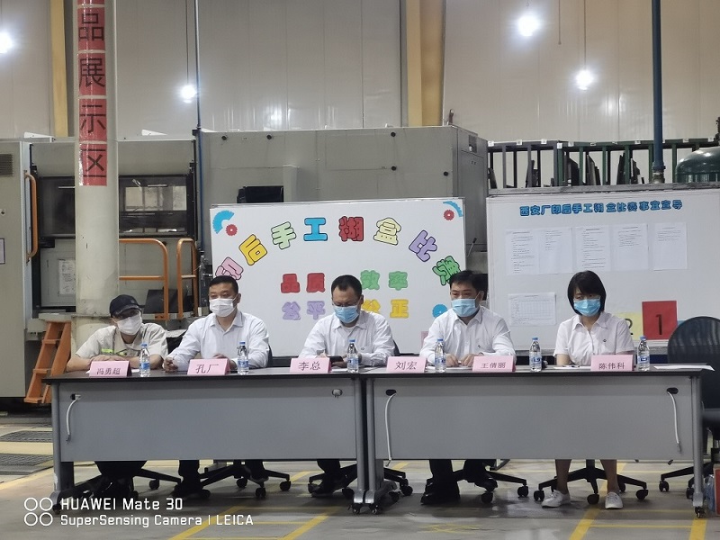比糊盒?我最强!西安秉信印后劳务工手工糊盒竞赛活动 比糊盒?我最强!西安秉信印后劳务工手工糊盒竞赛活动