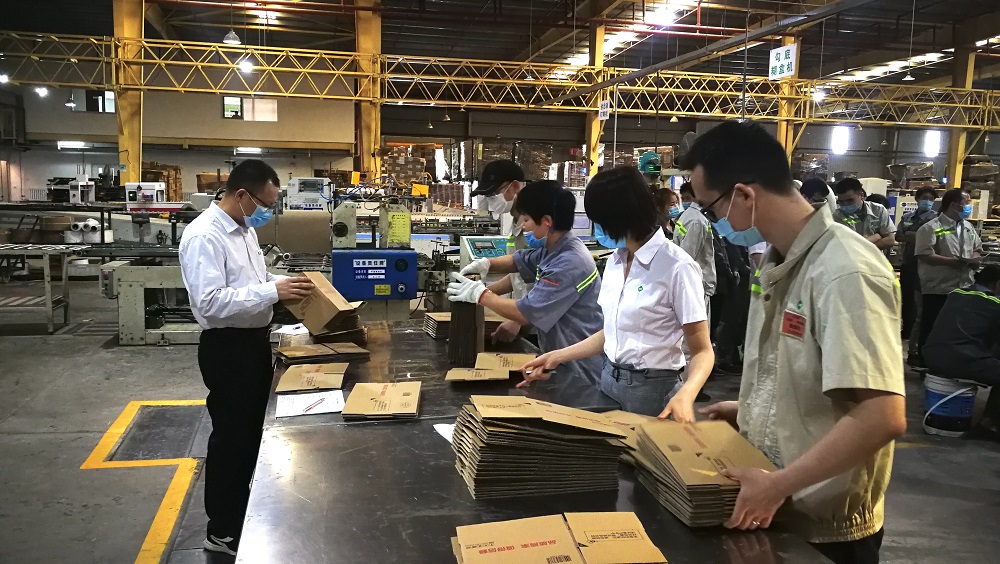 比糊盒?我最强!西安秉信印后劳务工手工糊盒竞赛活动 比糊盒?我最强!西安秉信印后劳务工手工糊盒竞赛活动