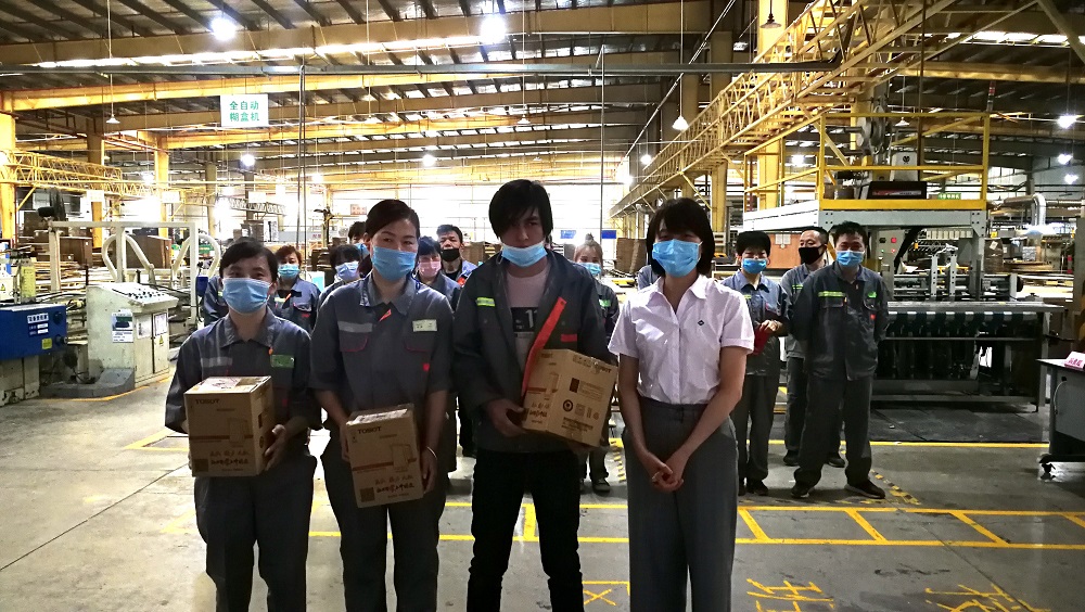 比糊盒?我最强!西安秉信印后劳务工手工糊盒竞赛活动 比糊盒?我最强!西安秉信印后劳务工手工糊盒竞赛活动